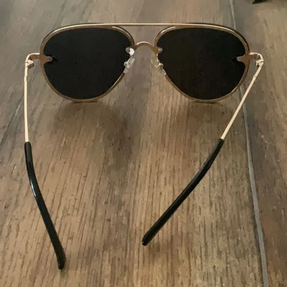 NEW! *Bee* Goldtone Designer-Style Sunnies Sunglasses